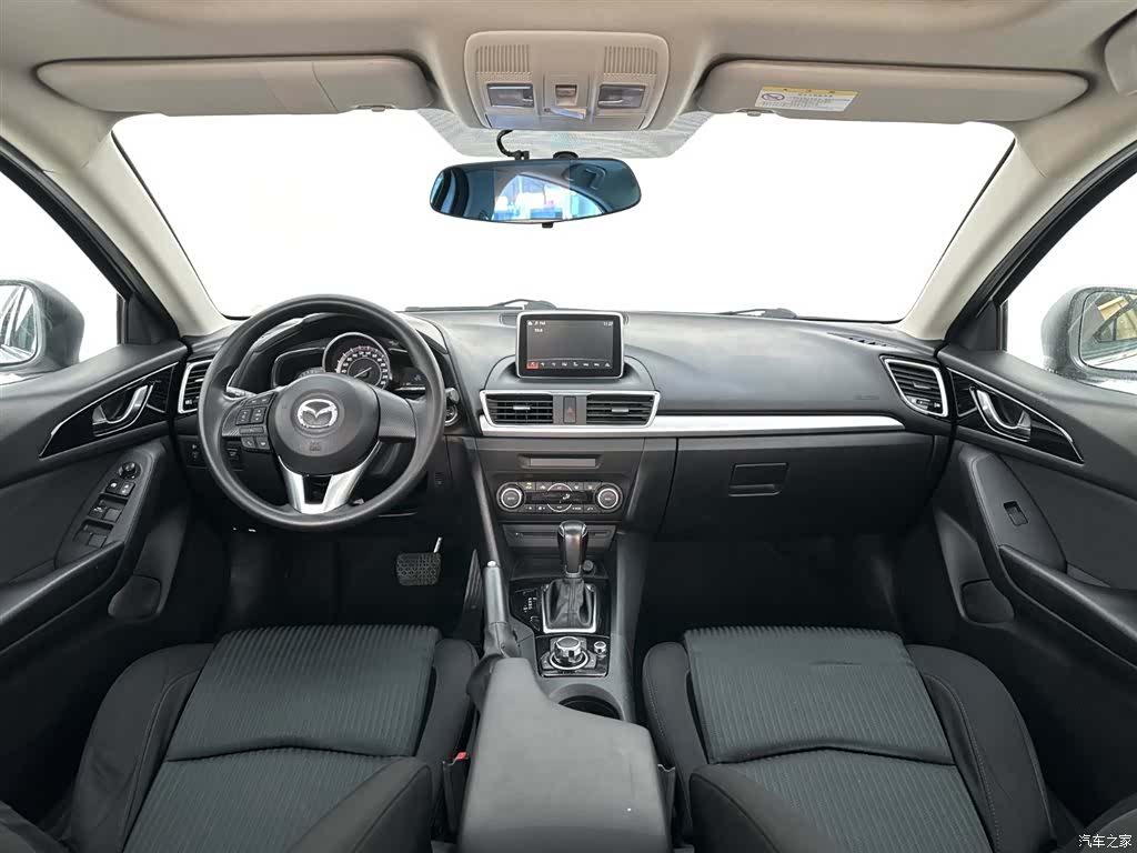 Mazda Mazda3, 2015 15