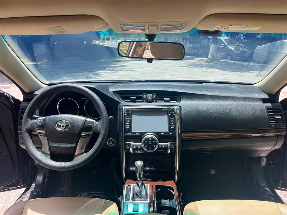 Toyota Reiz