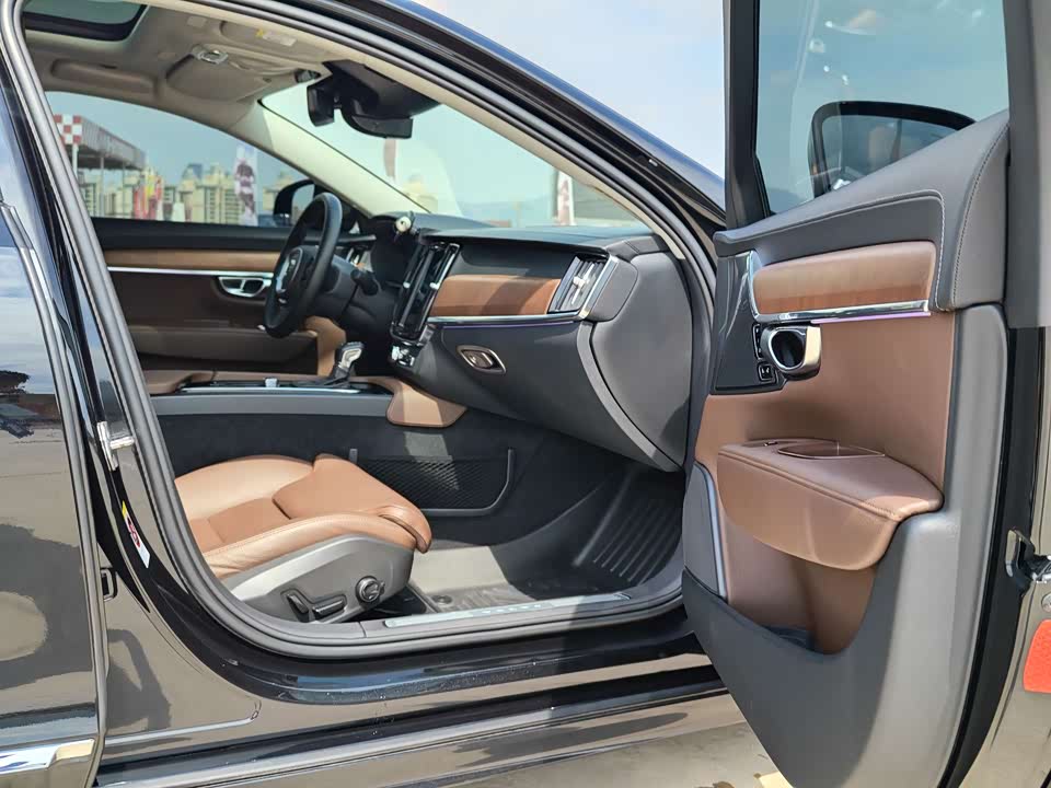 Volvo S90