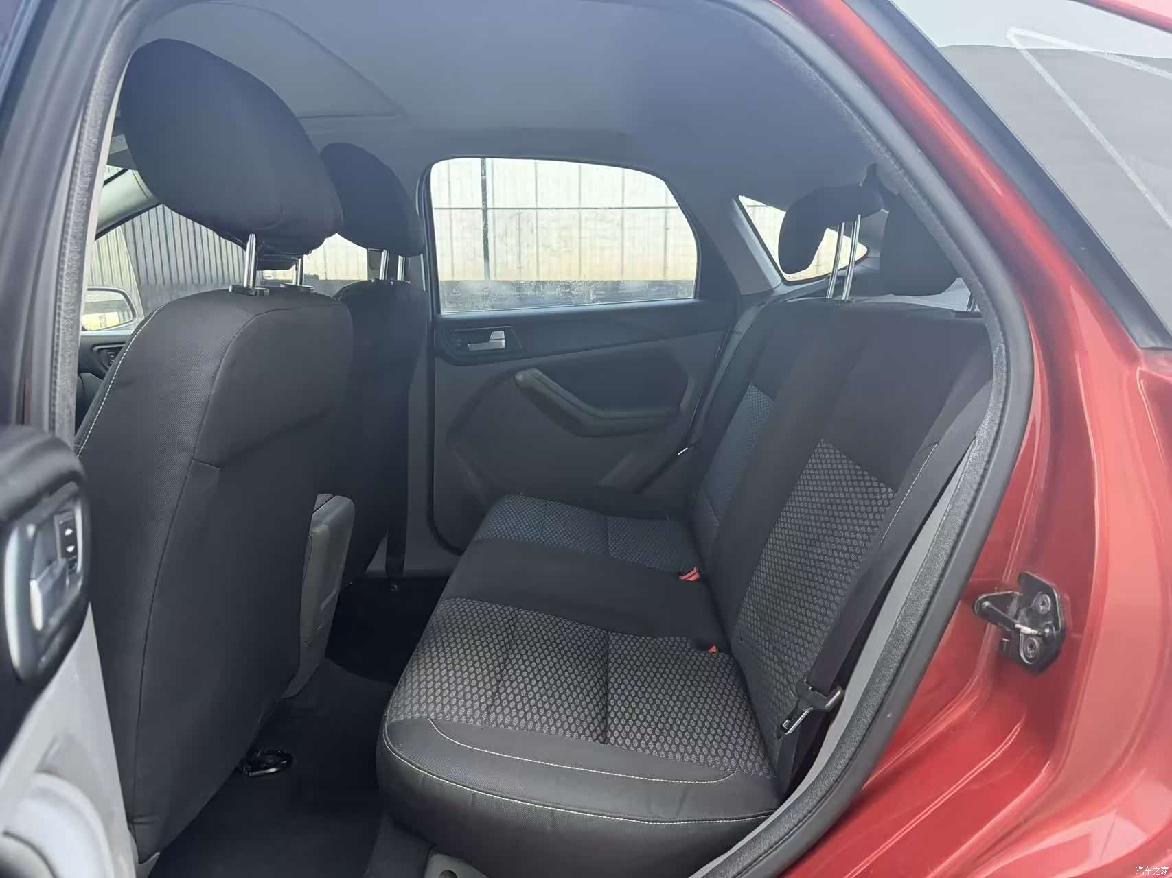 Ford Focus, 2013 6