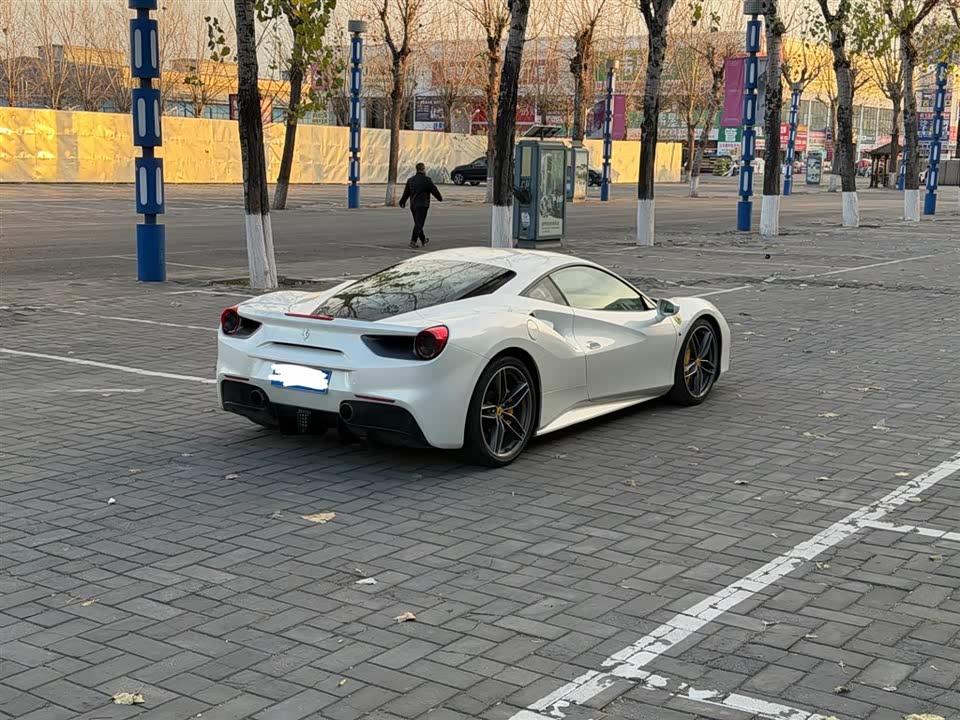 Ferrari 488