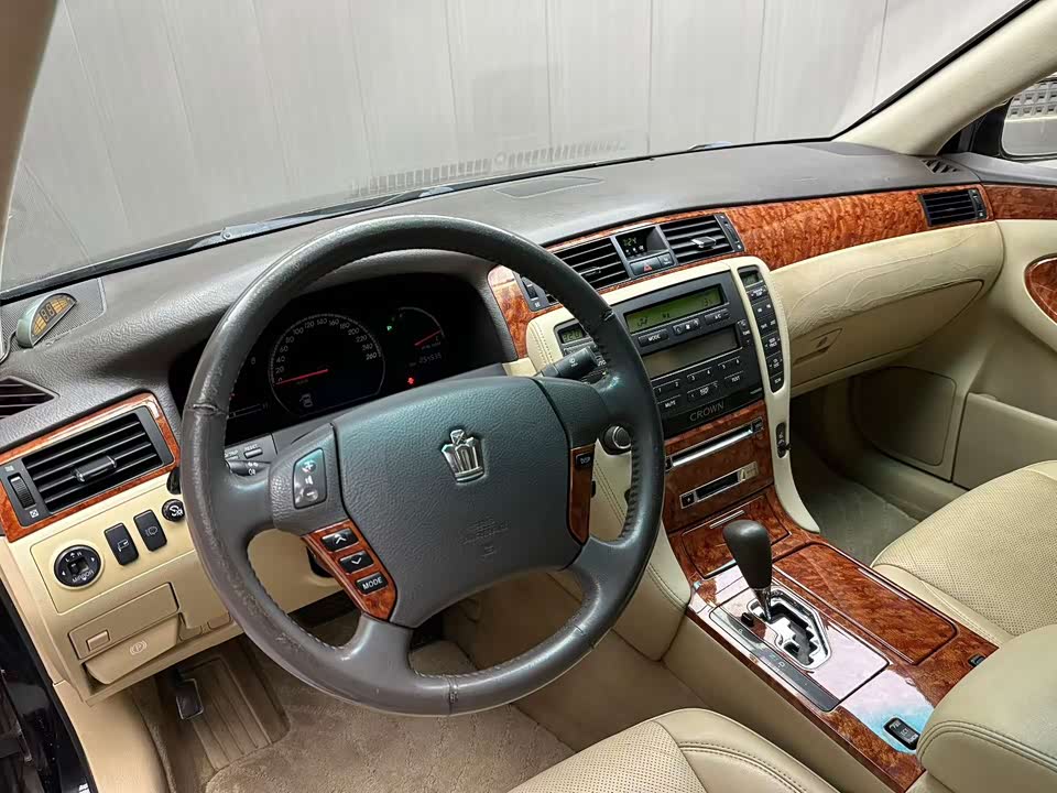 Toyota crown