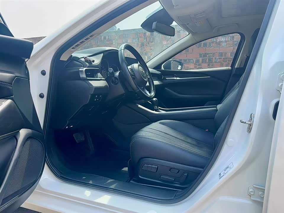 Mazda Atez