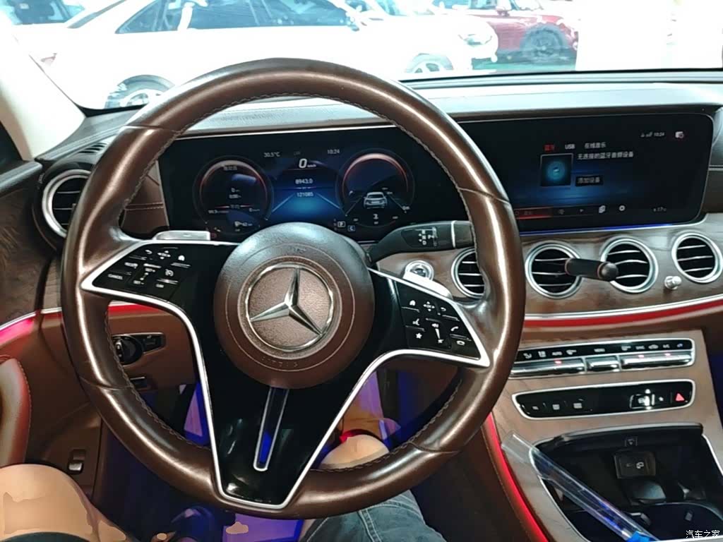 Mercedes-Benz E-Class, 2022 11