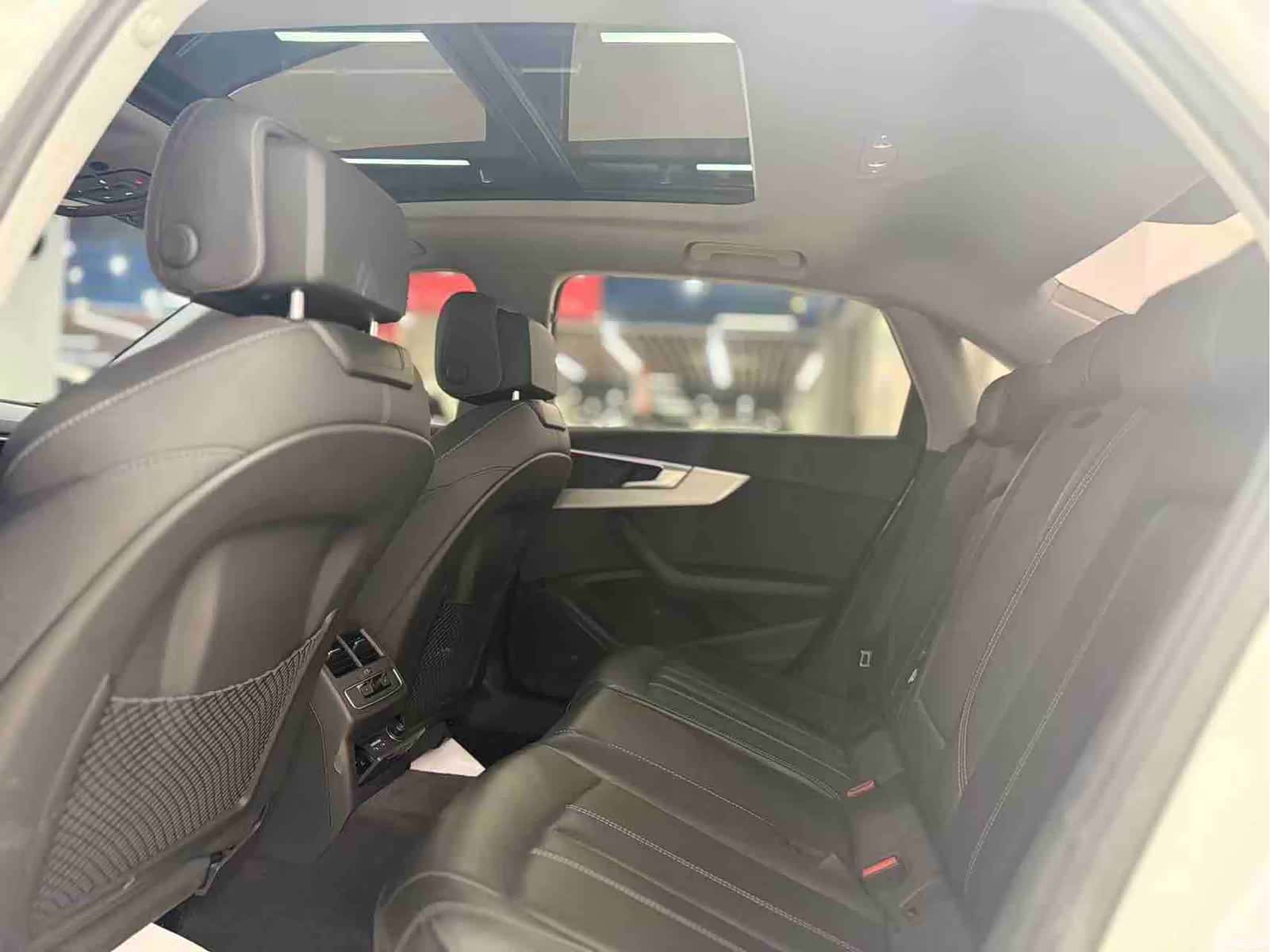 Audi A4L, 2021 все фото