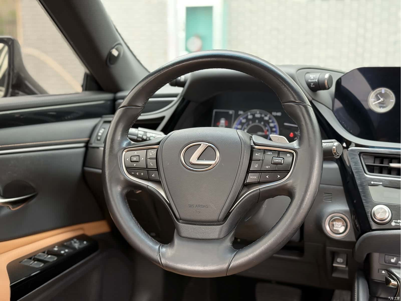 Lexus ES, 2022 14