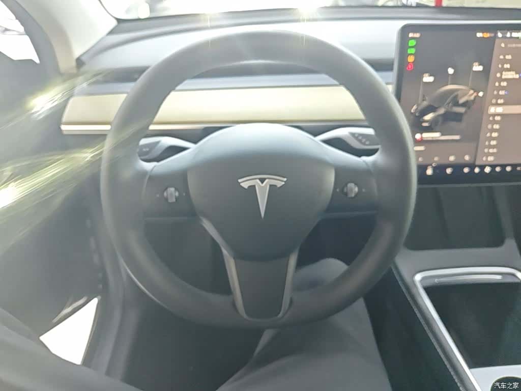 Tesla Model Y, 2022 11