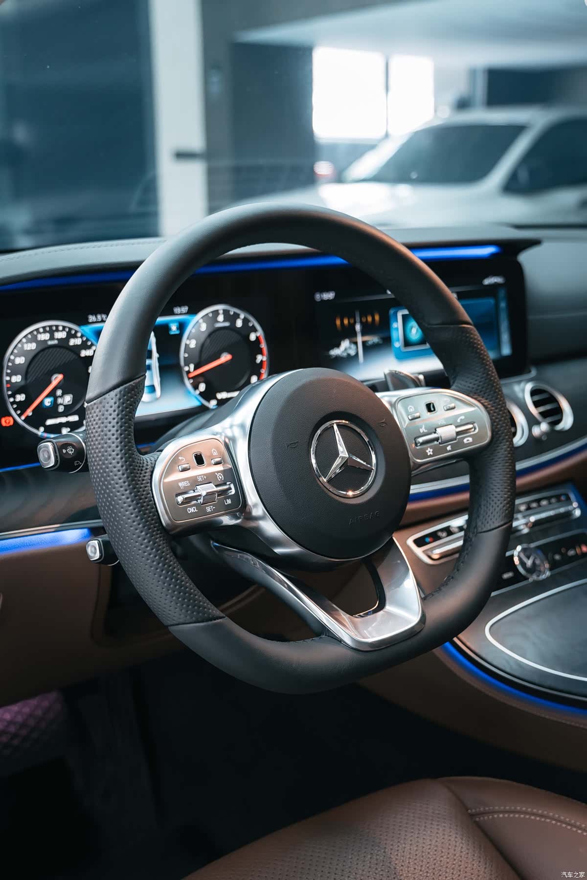 Mercedes-Benz E-Class, 2018 16