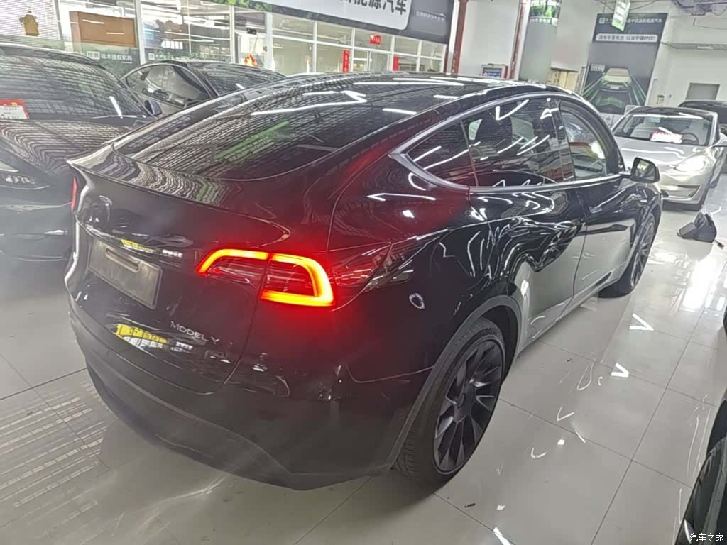 Tesla Model Y, 2022 7