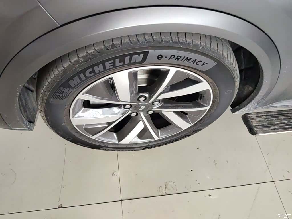 Li Auto L8, 2022 23