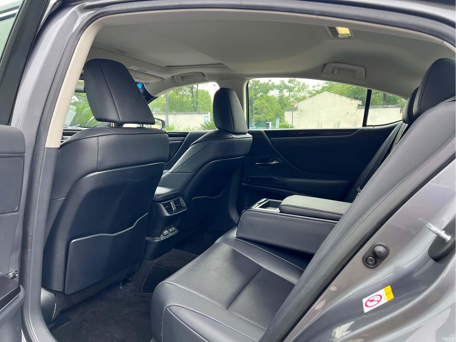 Lexus ES, 2018 7