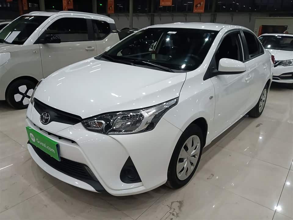 Toyota YARiS L to enjoy