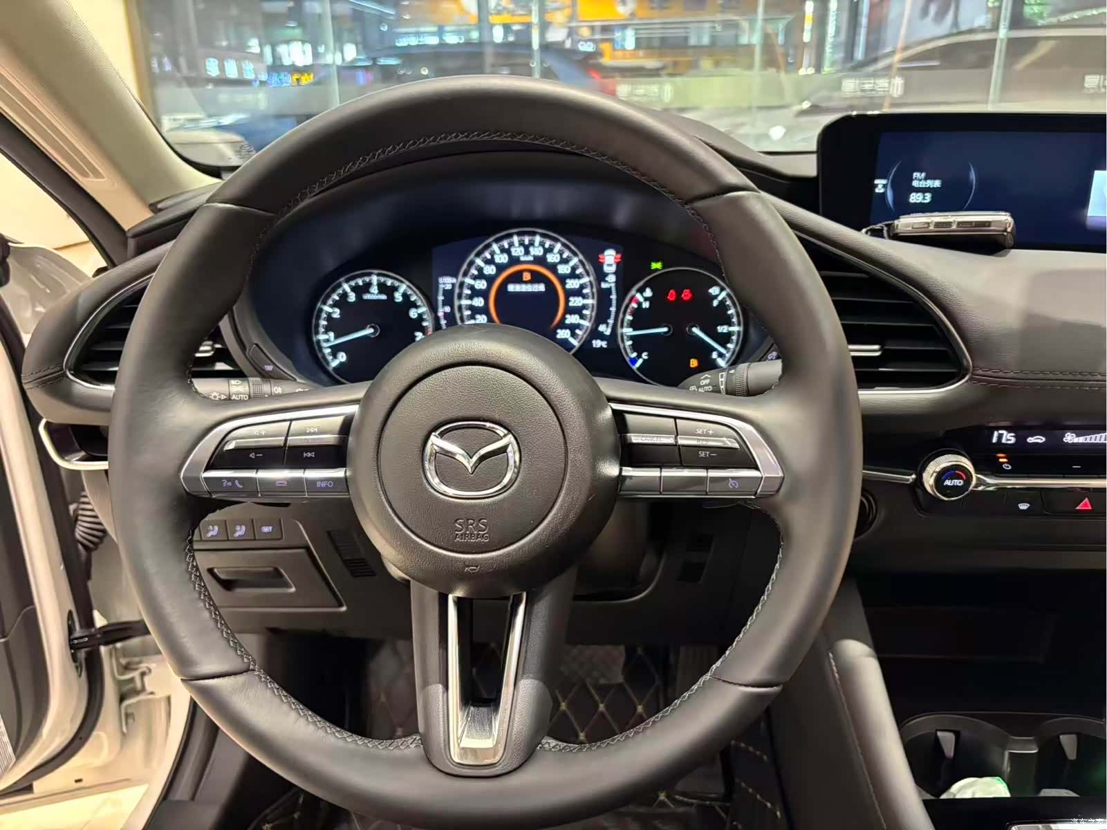 Mazda Mazda3, 2025 13