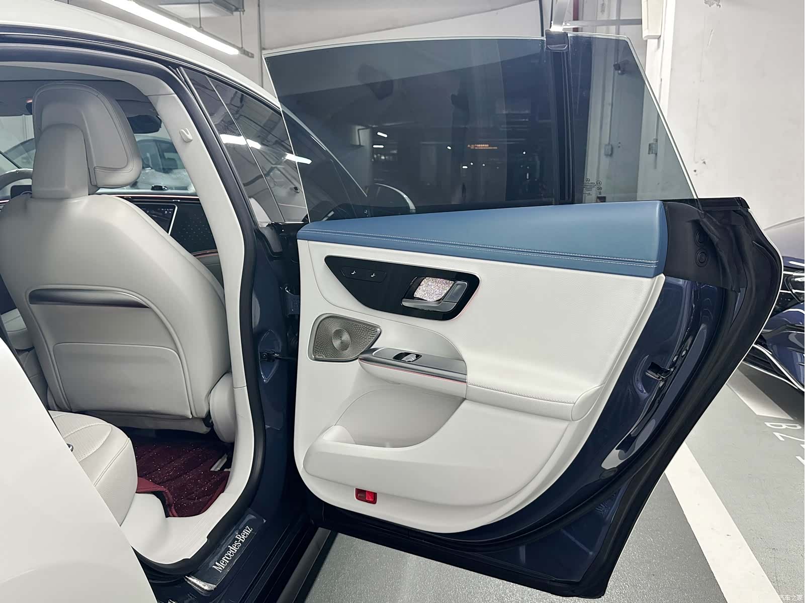 Mercedes-Benz EQE, 2023 10