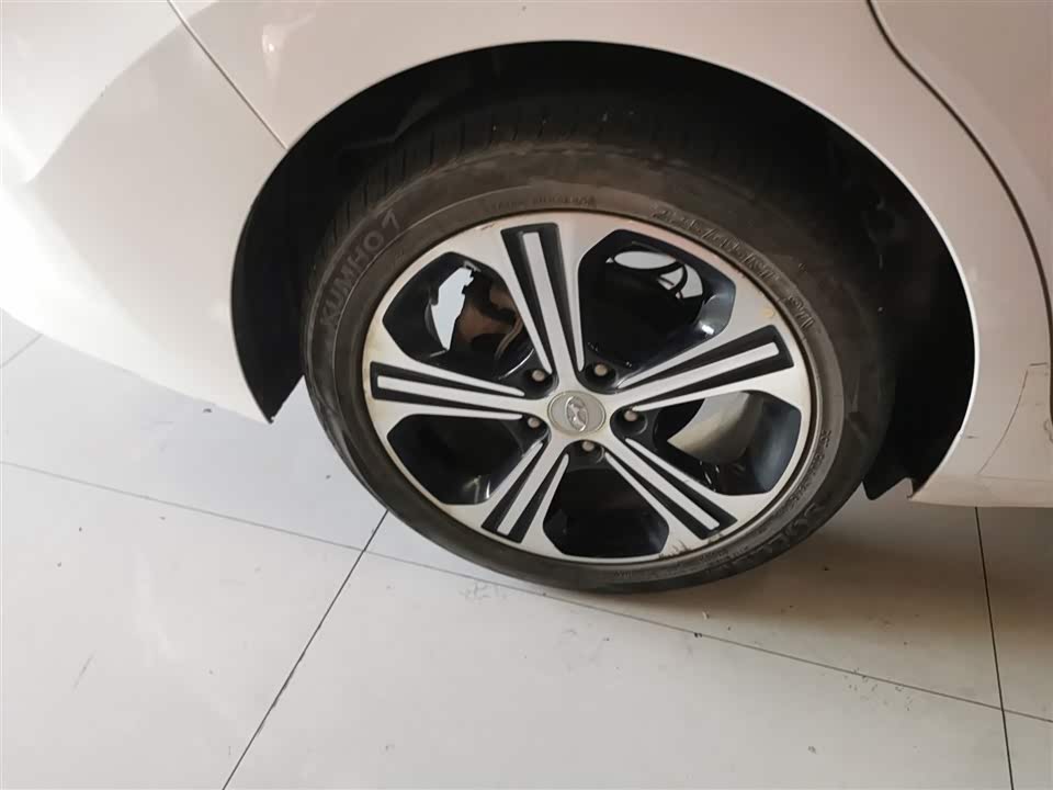 Hyundai Lead