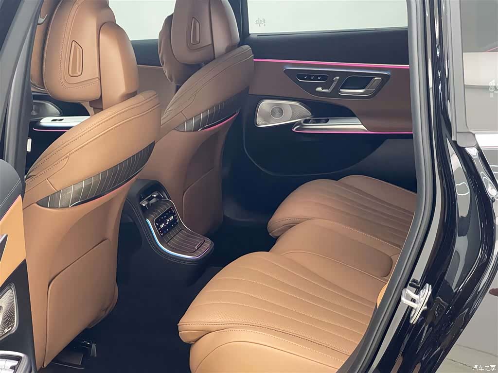 Mercedes-Benz E-Class, 2025 13