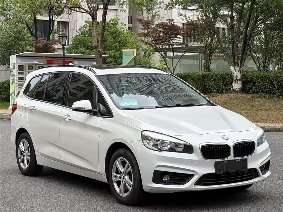 BMW 2 series multifunctional station wagon