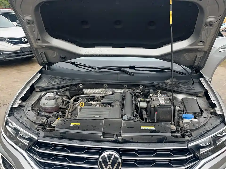 Volkswagen T-ROC exploring Songs