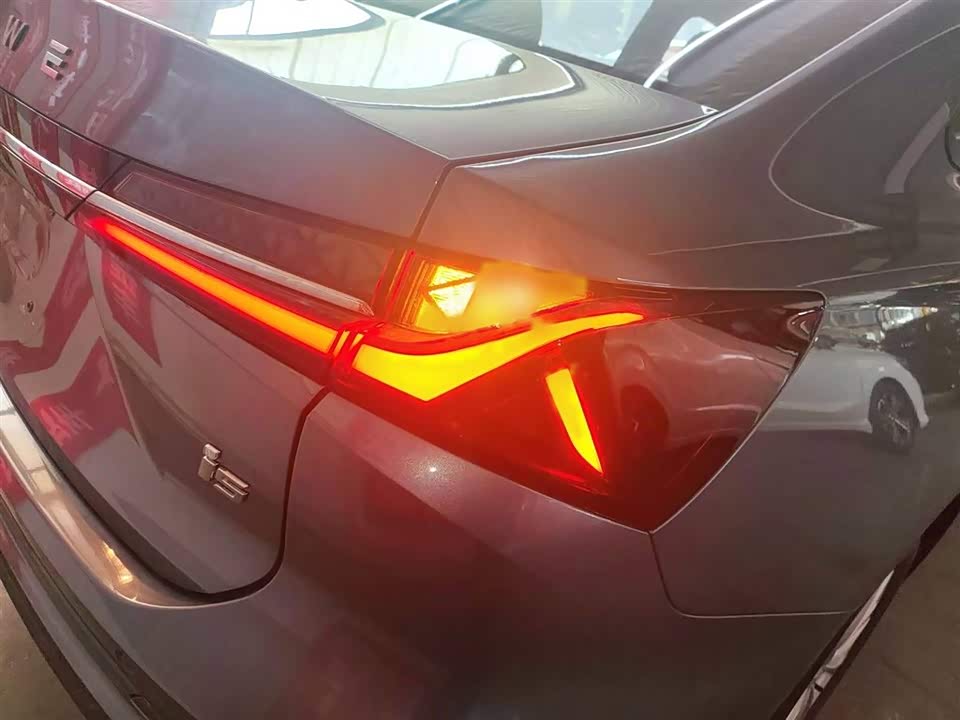 Roewe i5