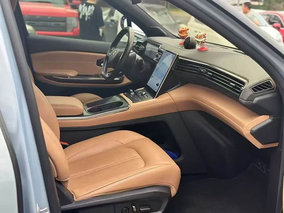 NIO ES6