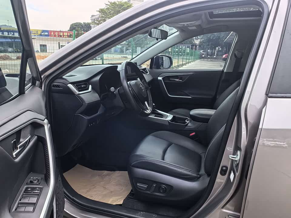 Toyota RAV4 Rongfang