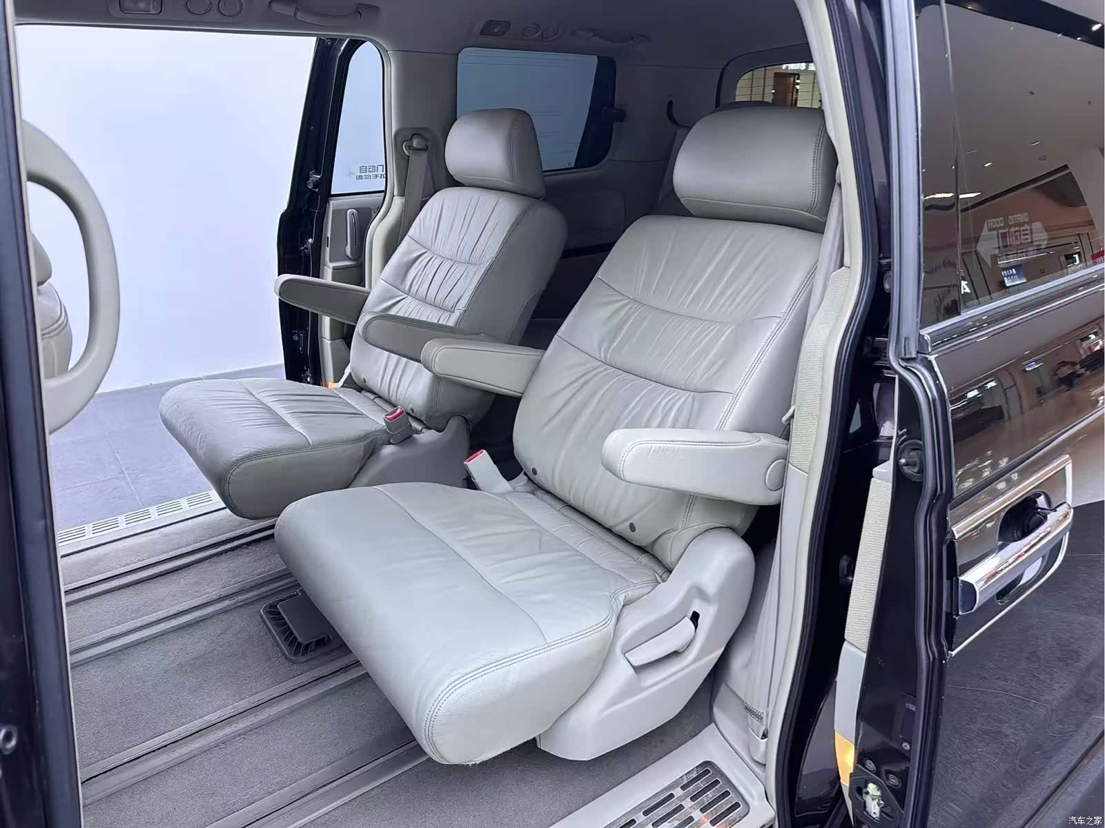 Honda Elysion, 2015 18