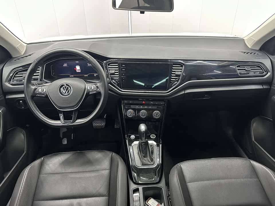 Volkswagen T-ROC exploring Songs