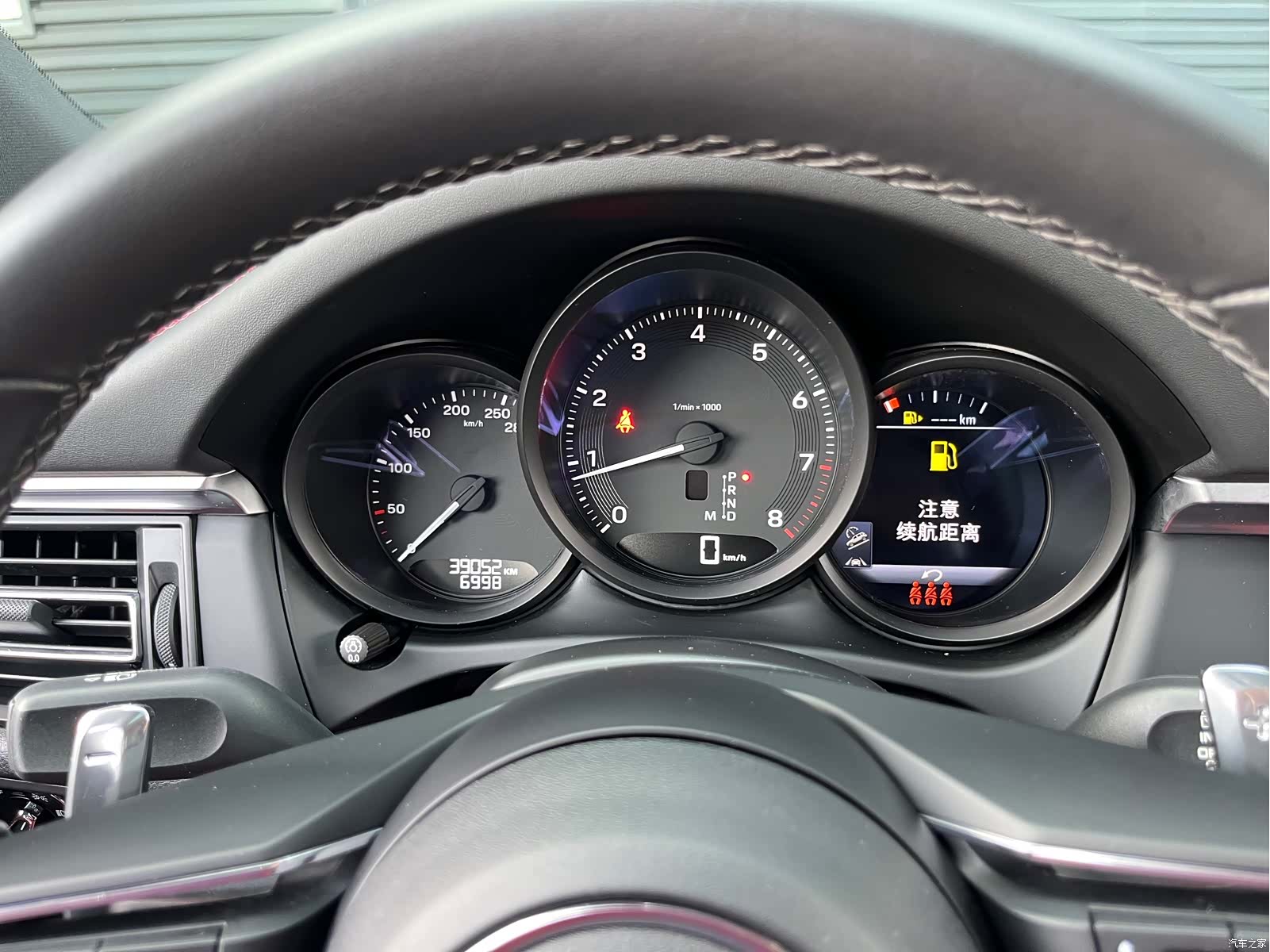 Porsche Macan, 2022 12