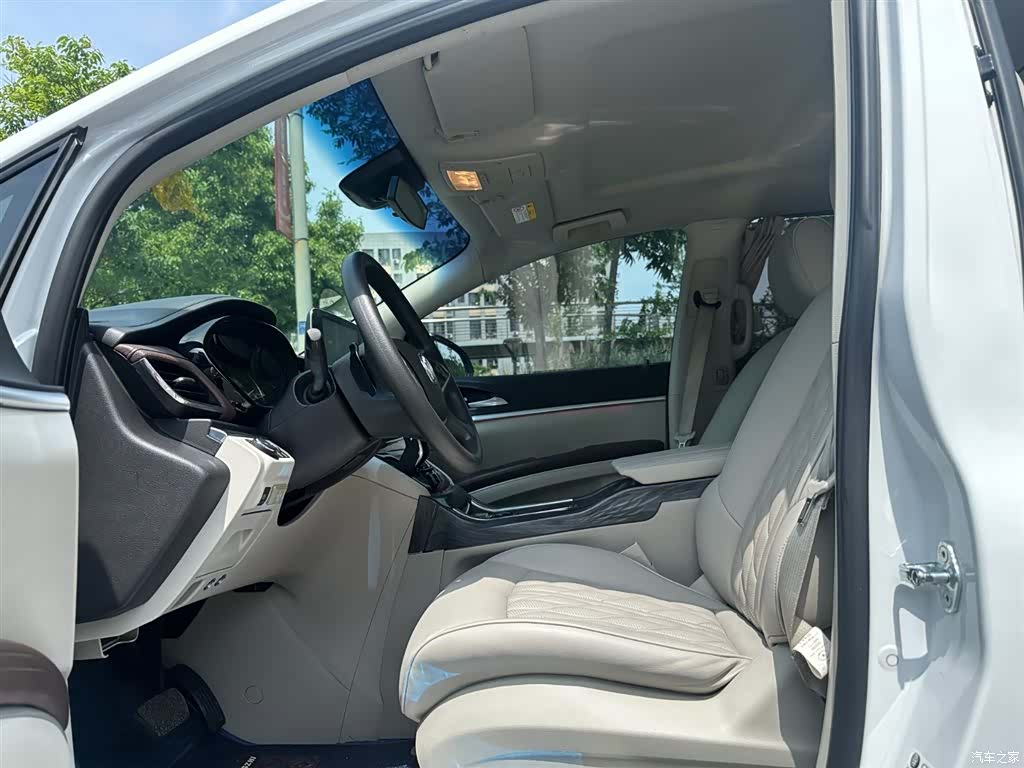 Buick GL8, 2020 4