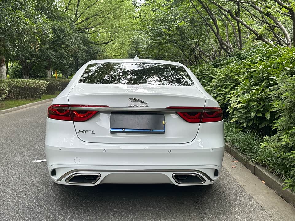 Jaguar XFL