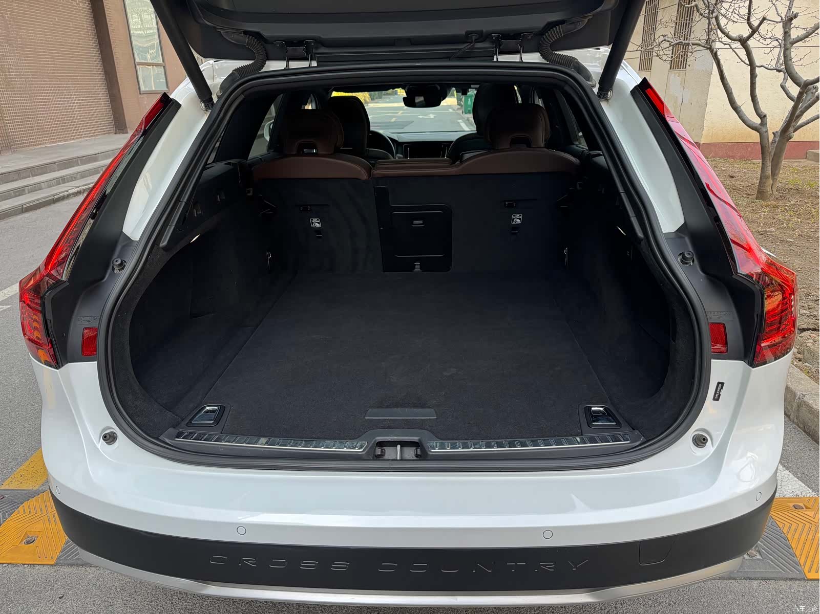 Volvo V90, 2021 23
