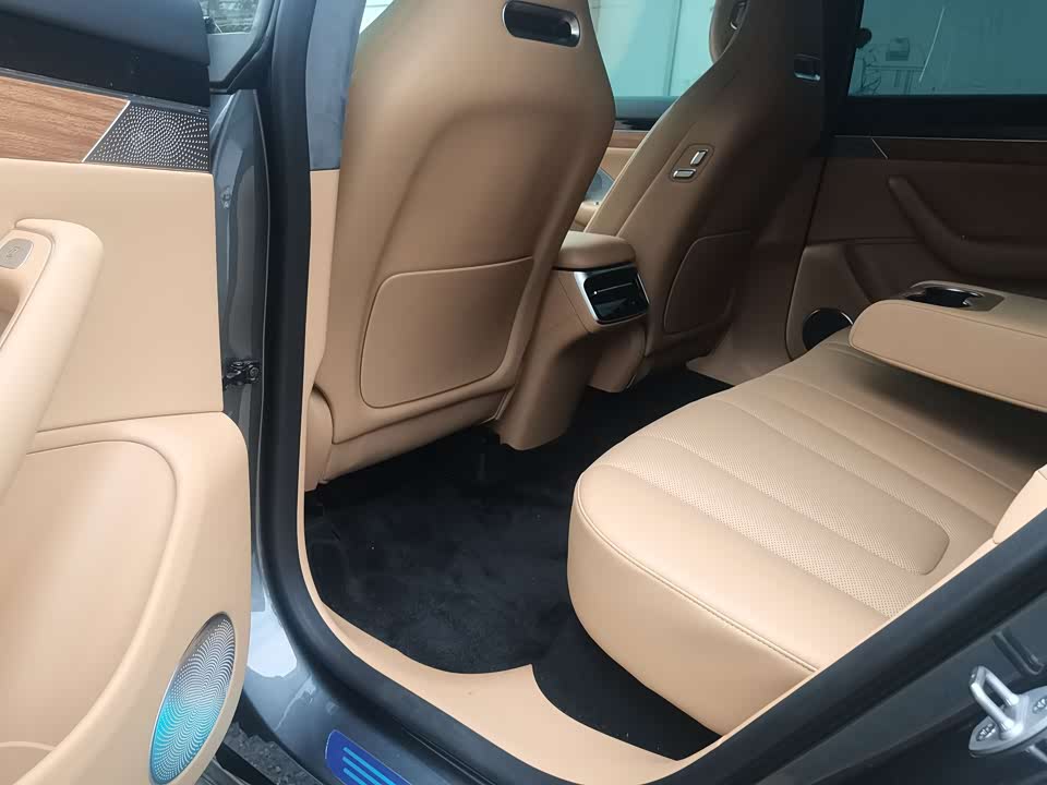 HarmonyOS Wisdom World R7