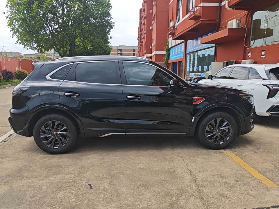 Hongqi HS5