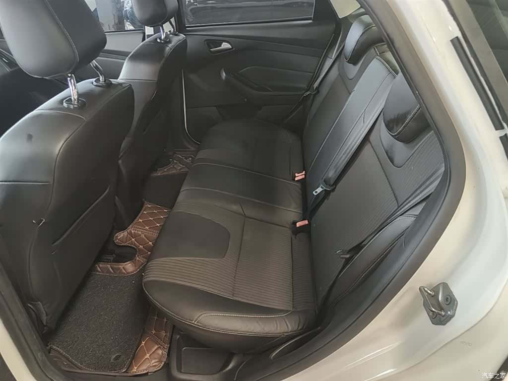Ford Focus, 2014 17