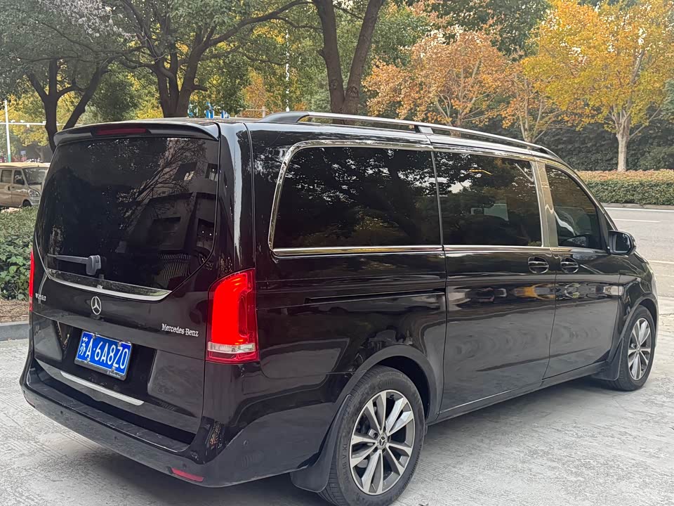 Mercedes-Benz V-class