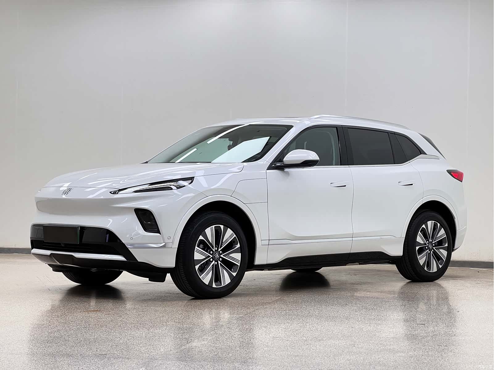Buick E5, 2025 1