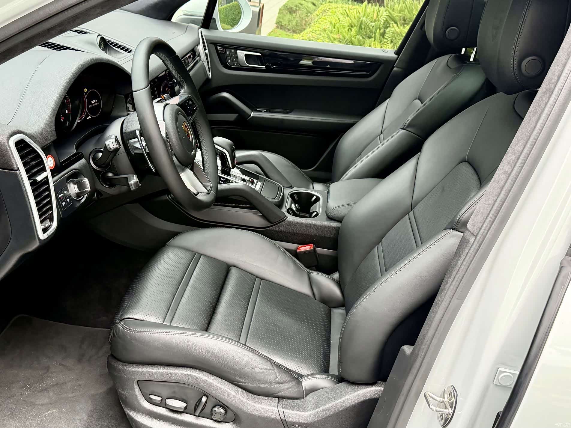 Porsche Cayenne, 2022 14