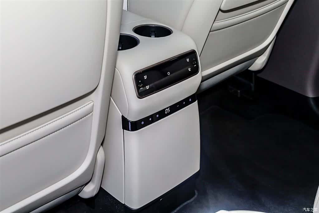 Li Auto i8, 2025 14