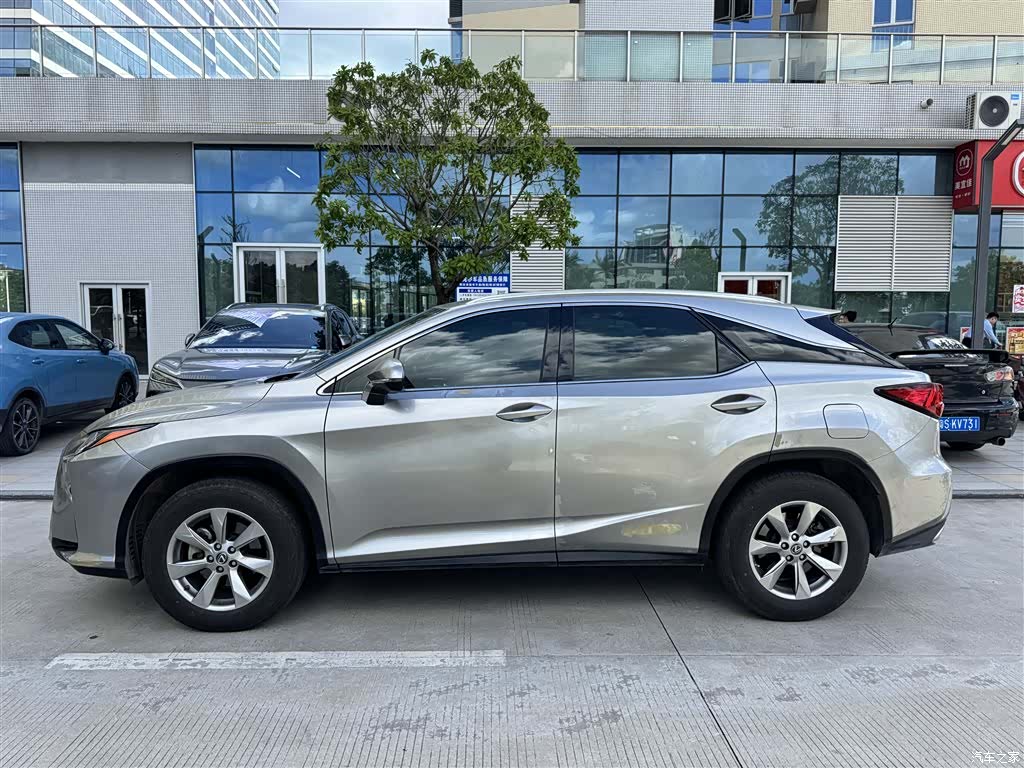 Lexus RX, 2018 3