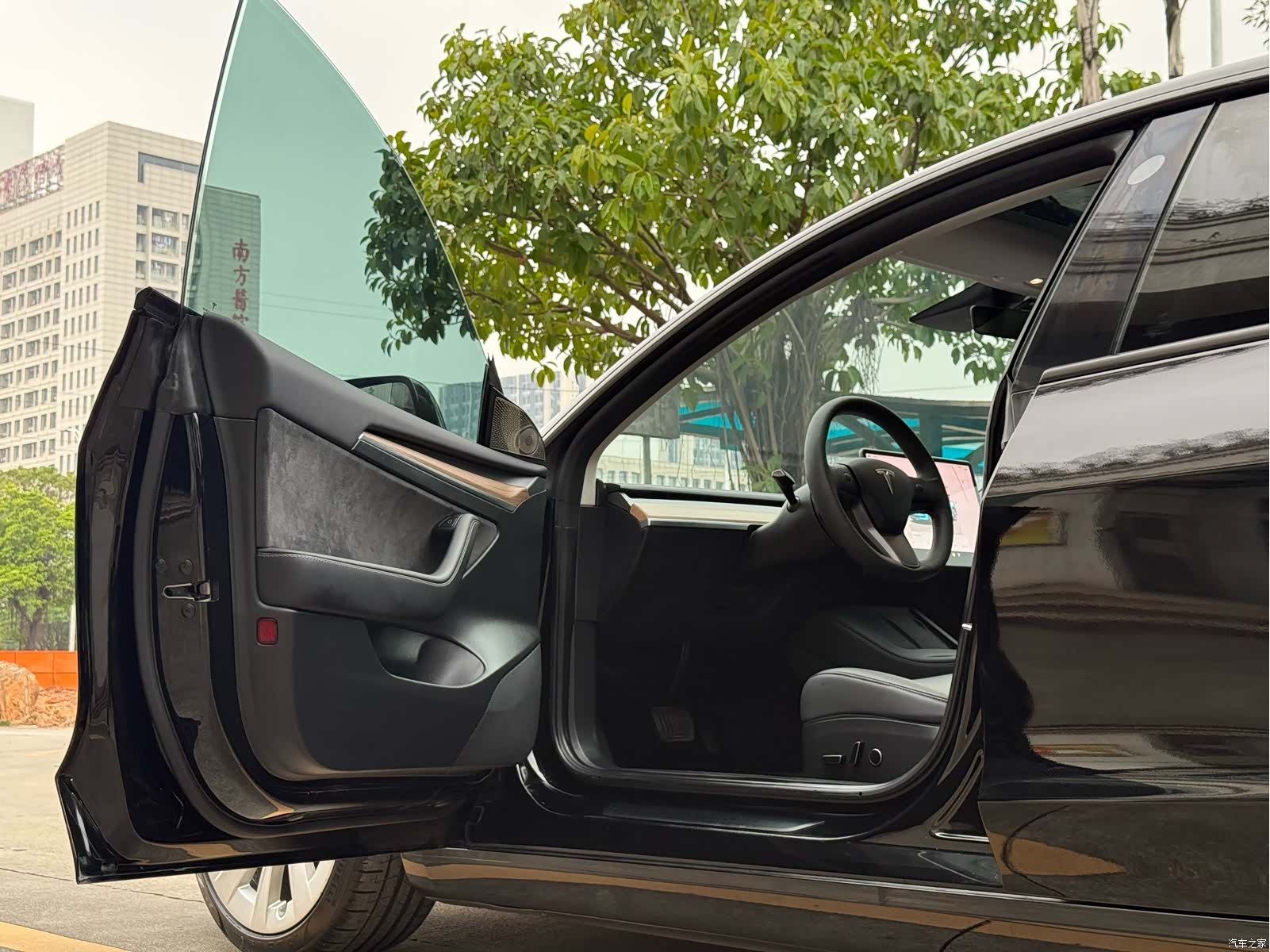 Tesla Model 3, 2023 10