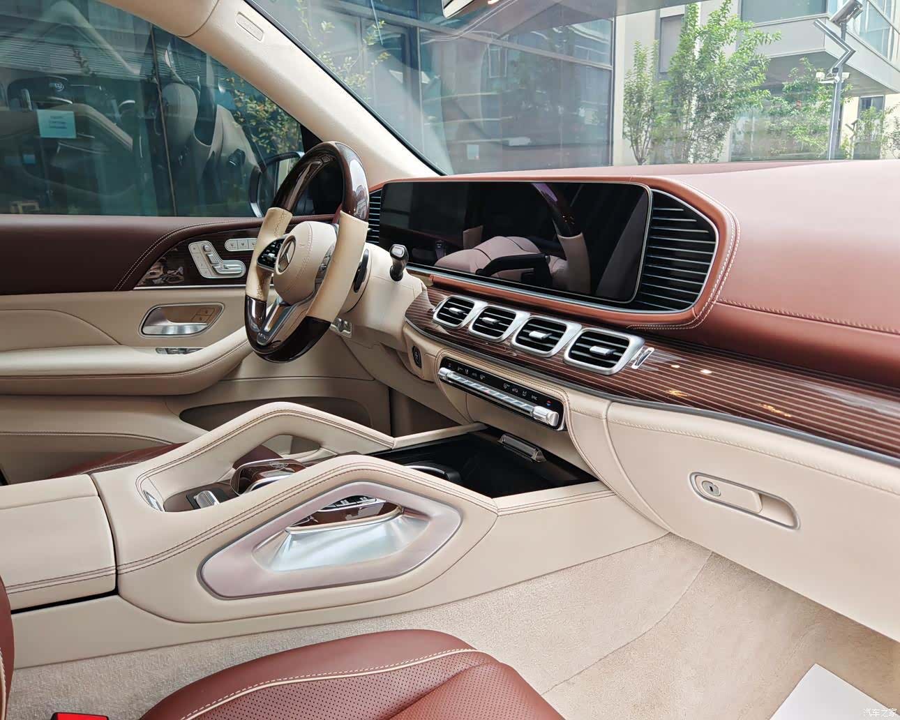 Maybach GLS, 2022 16