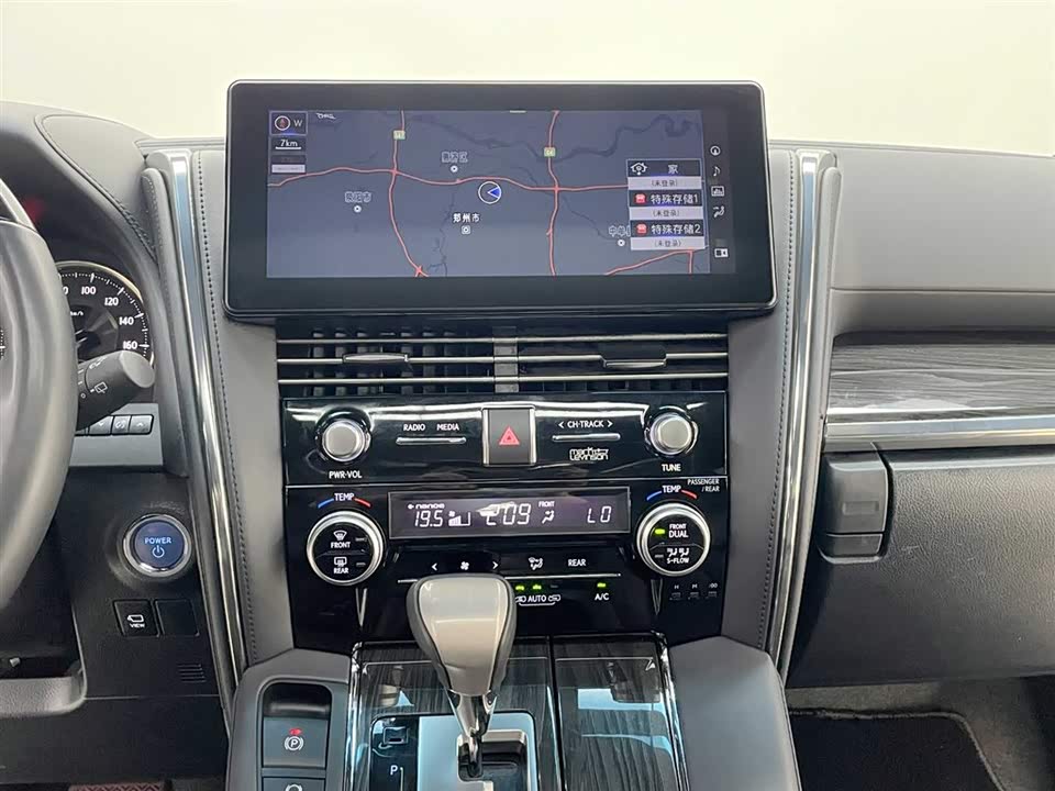 Lexus LM Lexus LM