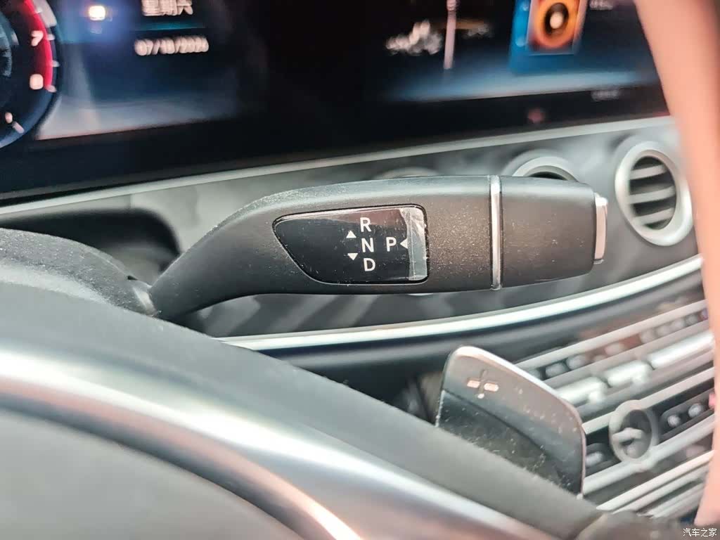 Mercedes-Benz E-Class, 2018 15