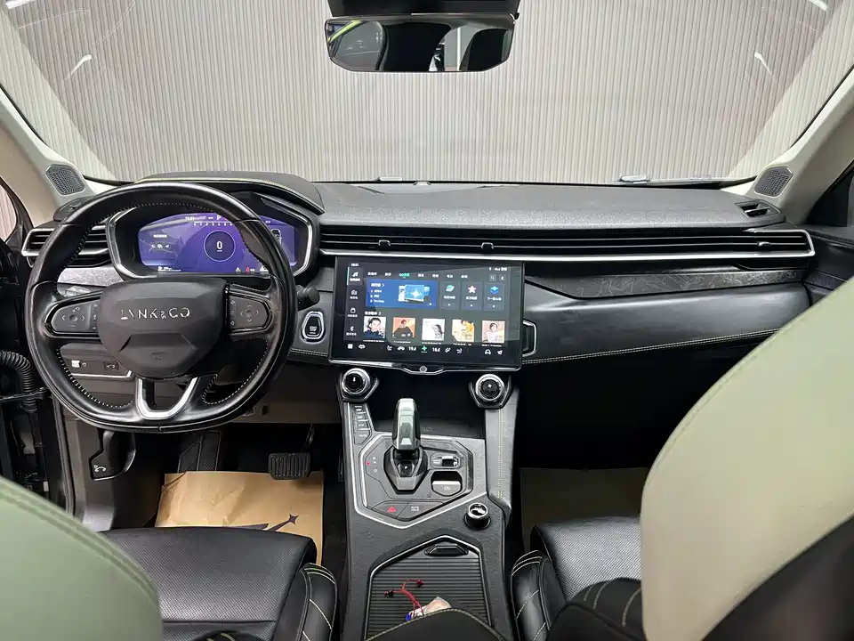 Lynk & Co 05