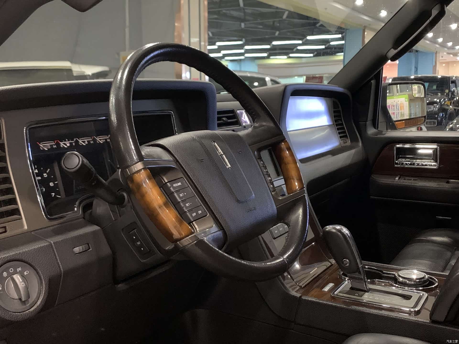 Lincoln Navigator, 2013 13