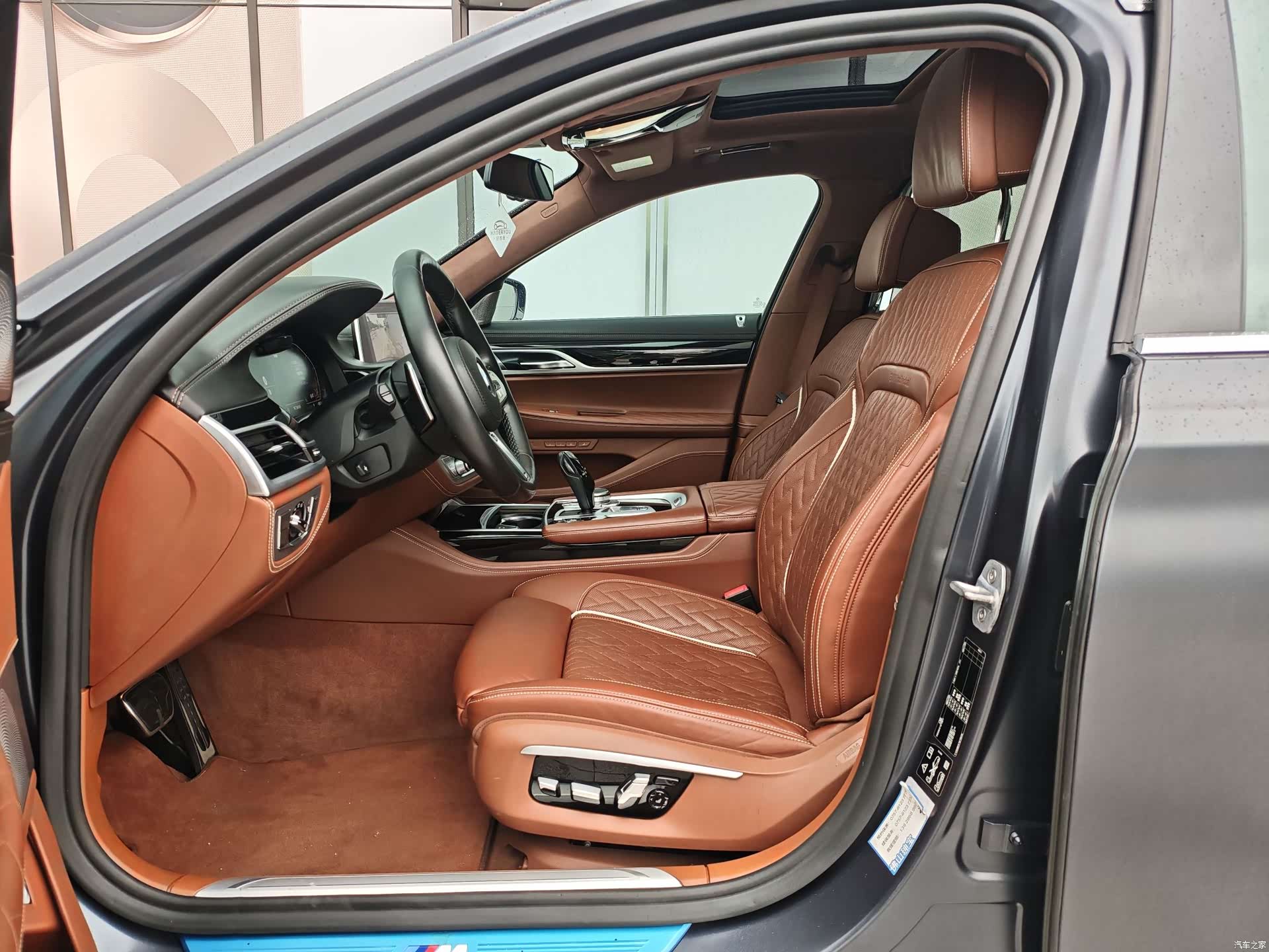 BMW 7 Series, 2019 все фото