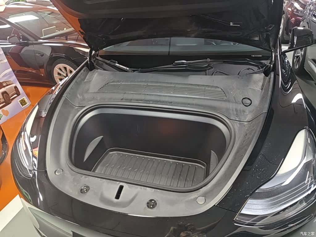 Tesla Model Y, 2024 20