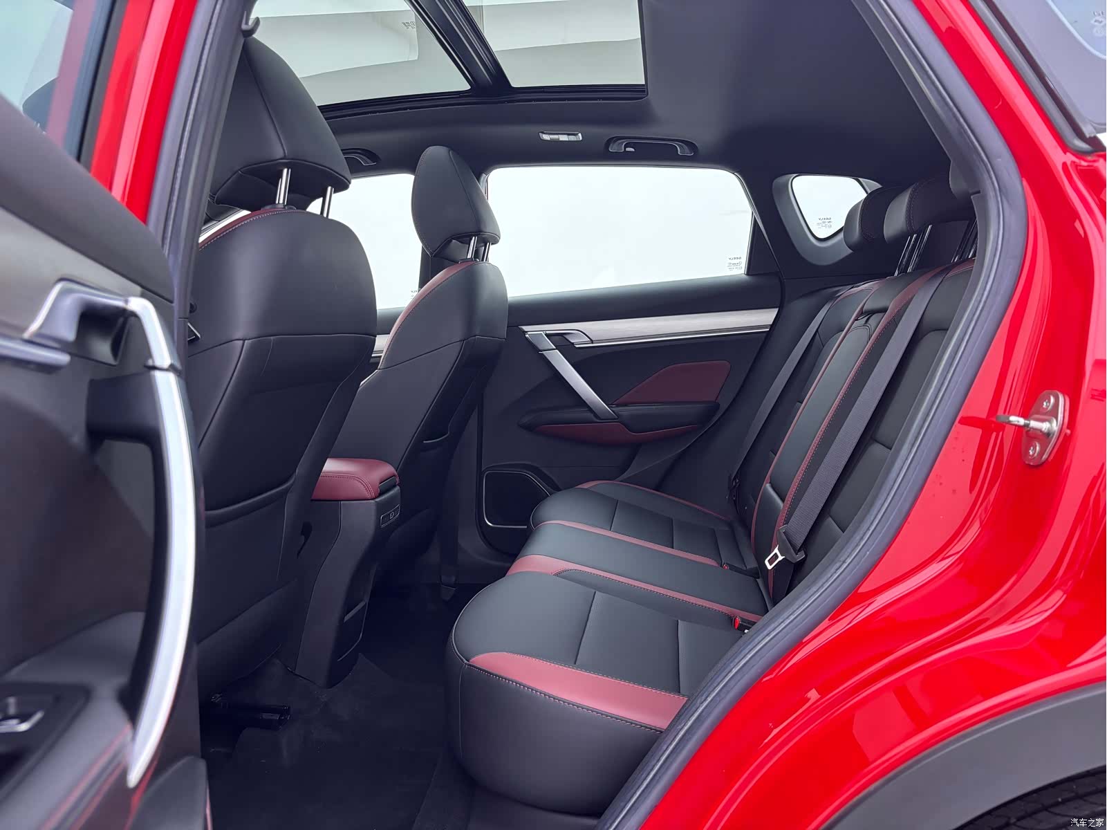 Geely Coolray, 2021 13