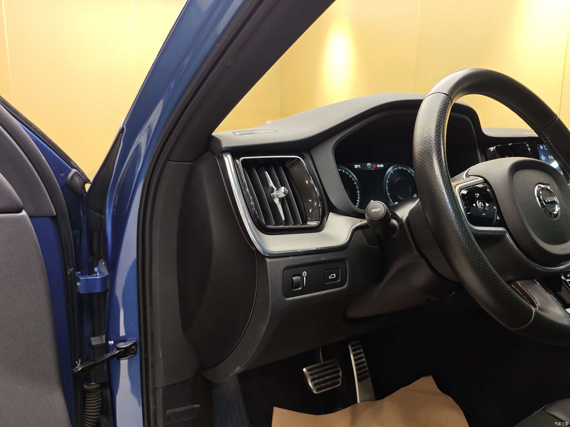 Volvo XC60, 2018 11