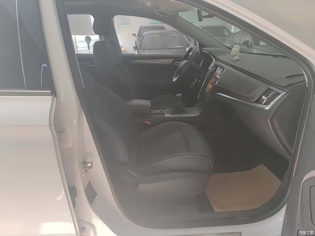 Roewe RX5, 2019 25